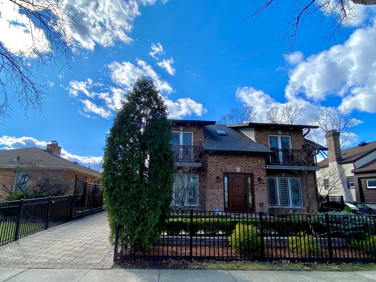 1052 Margret Street, Des Plaines, IL 60016