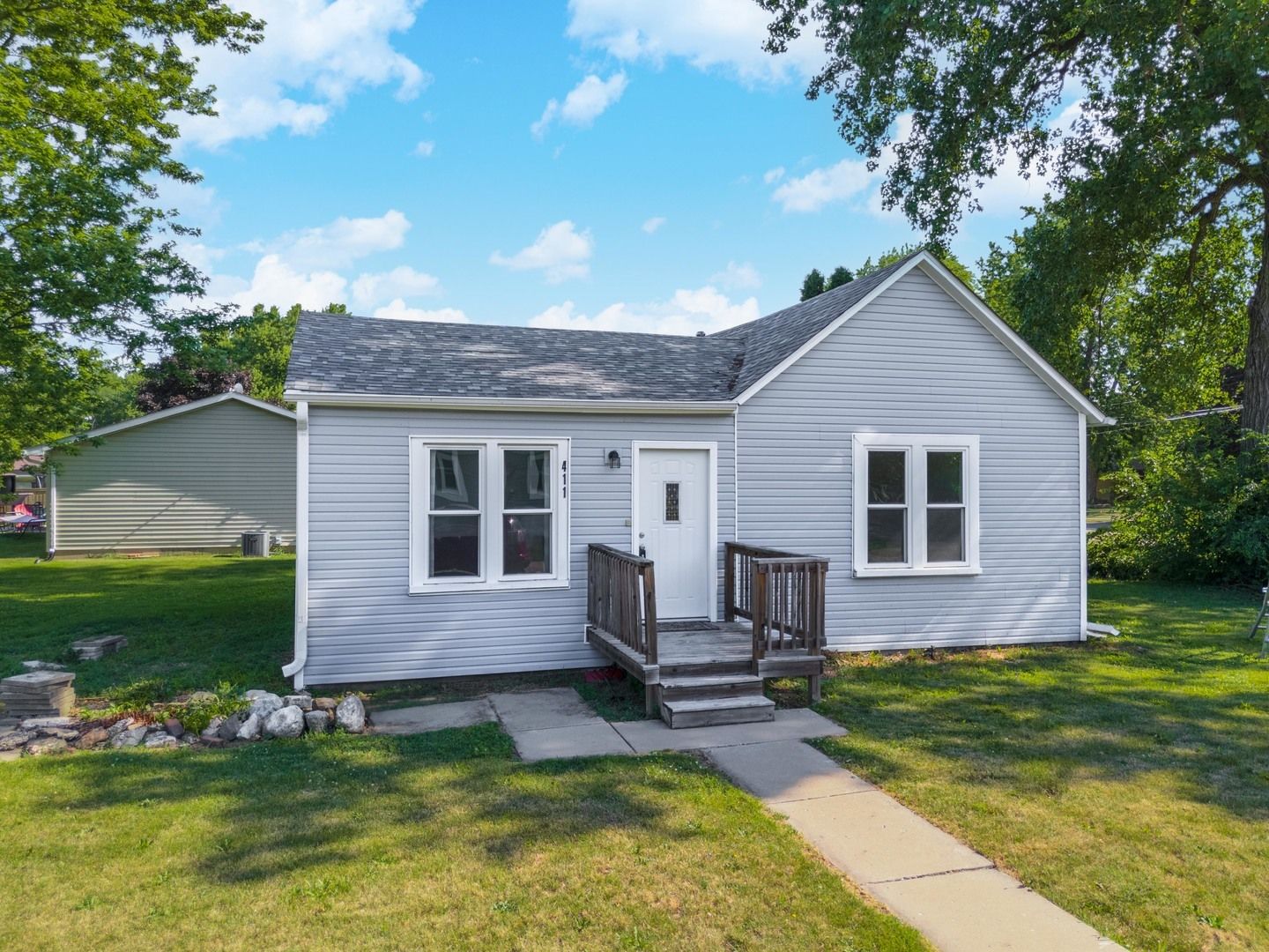 411 E Mazon Street — Gardner, IL 60424