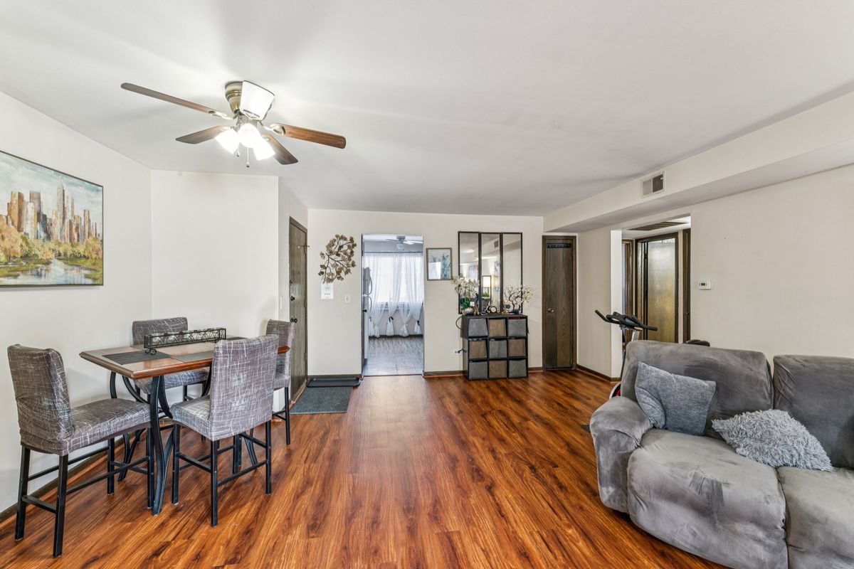 7632 Lawrence Avenue, Harwood Heights, IL 60706