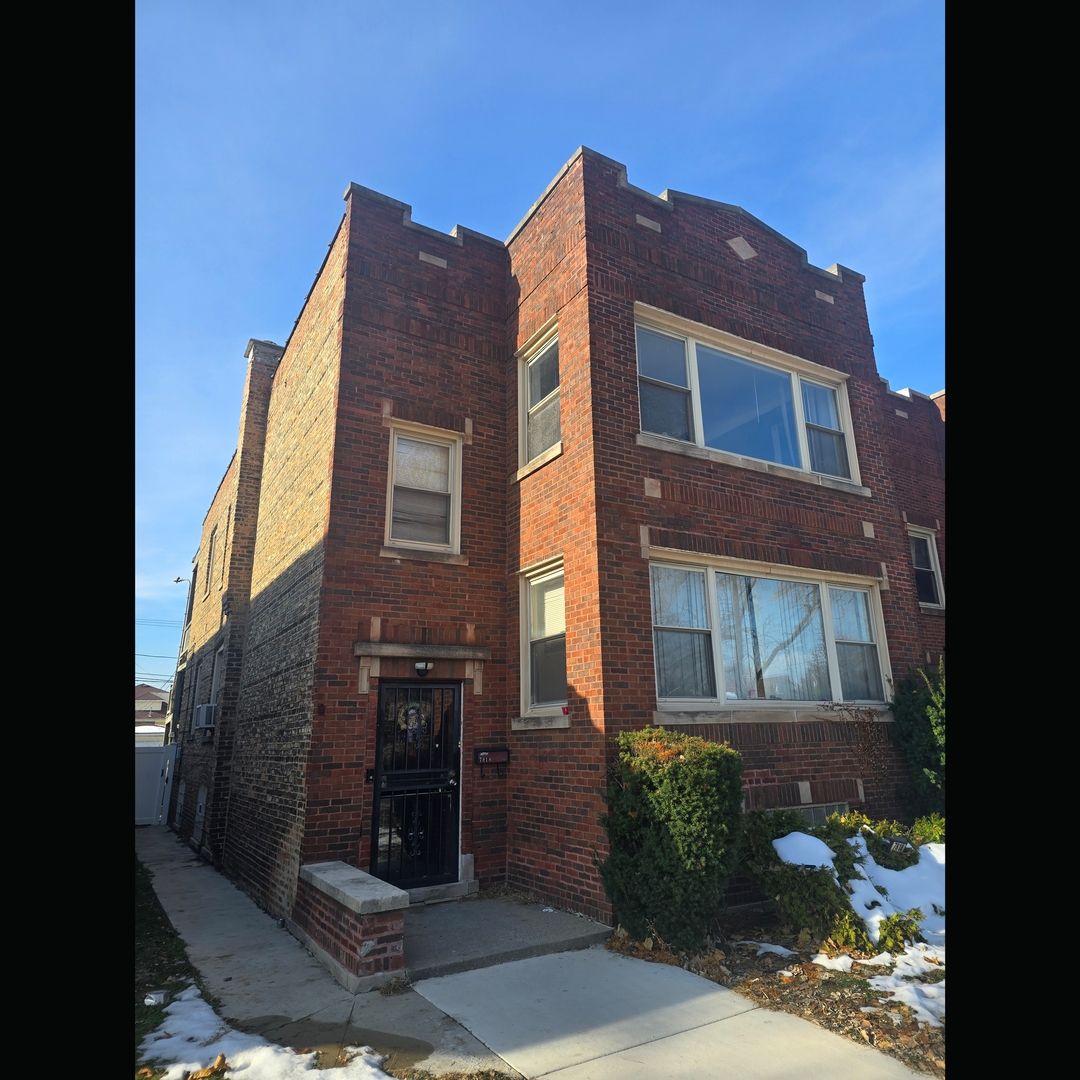 7818 S Michigan Avenue — Chicago, IL 60619