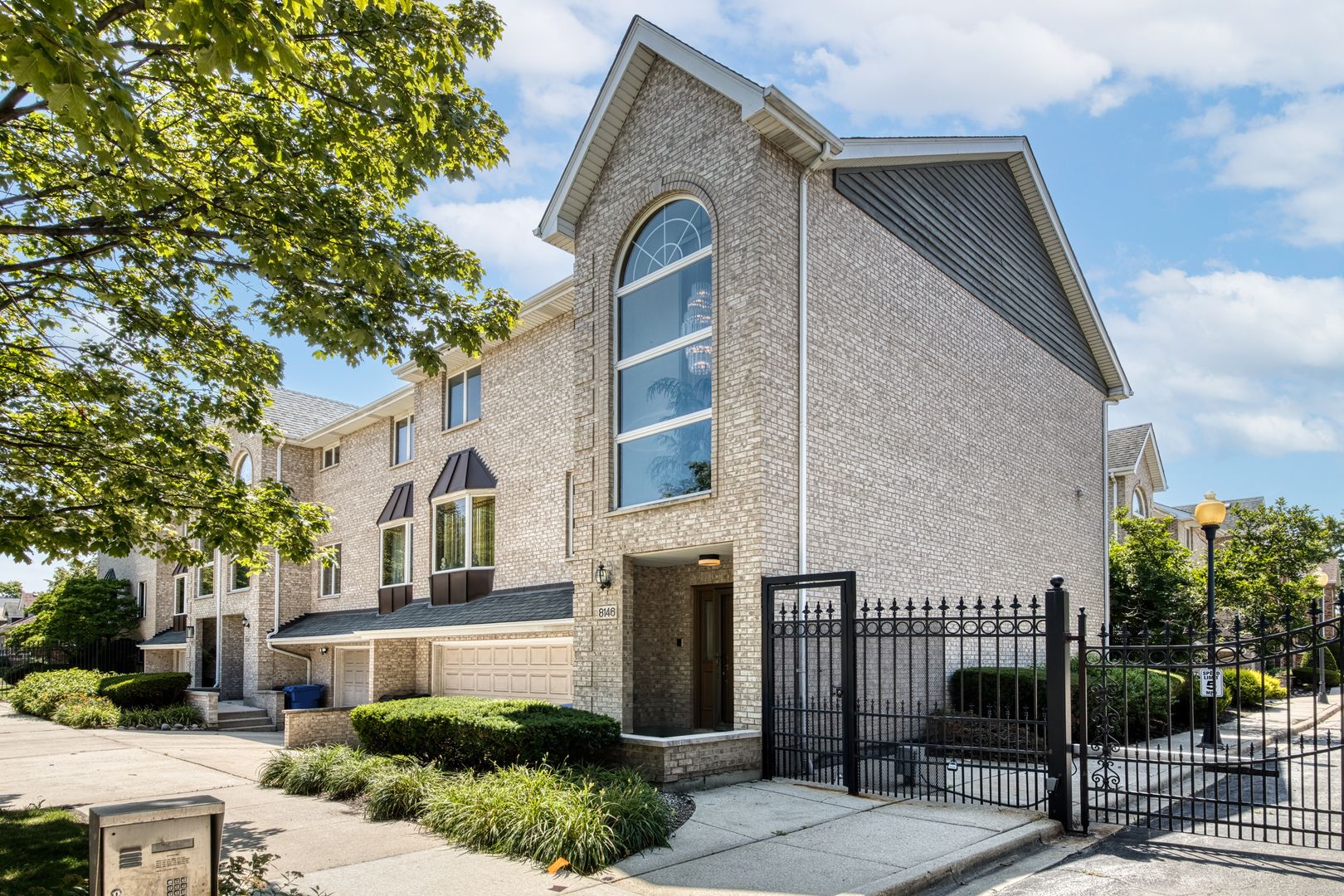 8146 S Prairie Park Place — Chicago, IL 60619