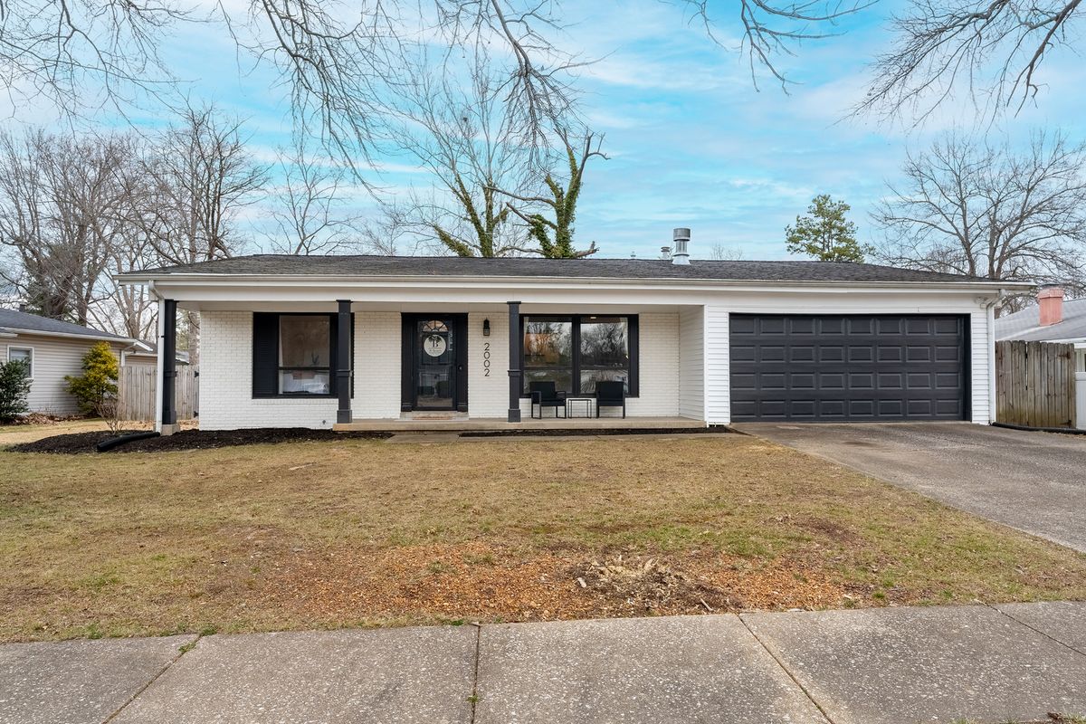 2002 Norwood Drive, Carbondale, IL 62901