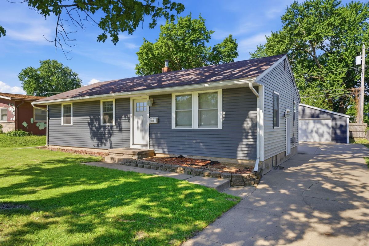 2210 Fairmount Street, Davenport, IA 52804