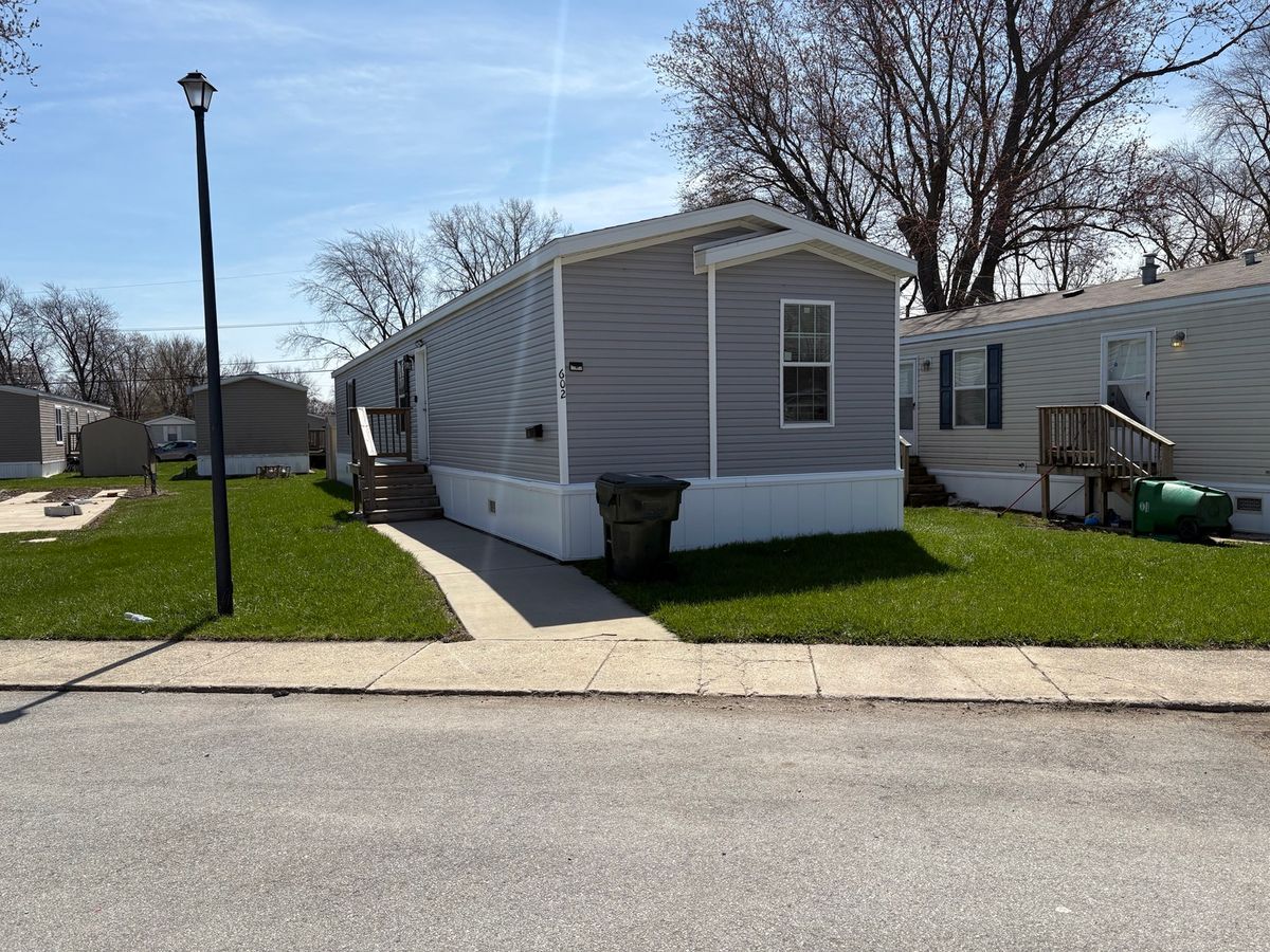 602 Virginia Avenue, Lynwood, IL 60411