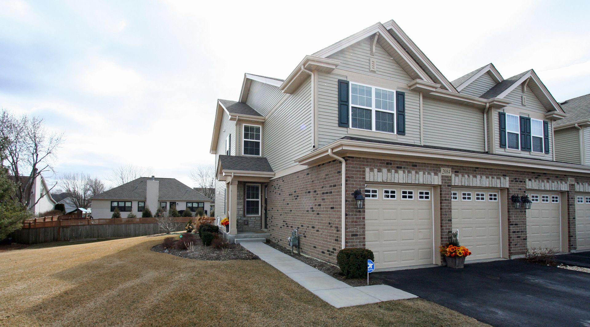 2084 Canyon Creek Court — Aurora, IL 60503