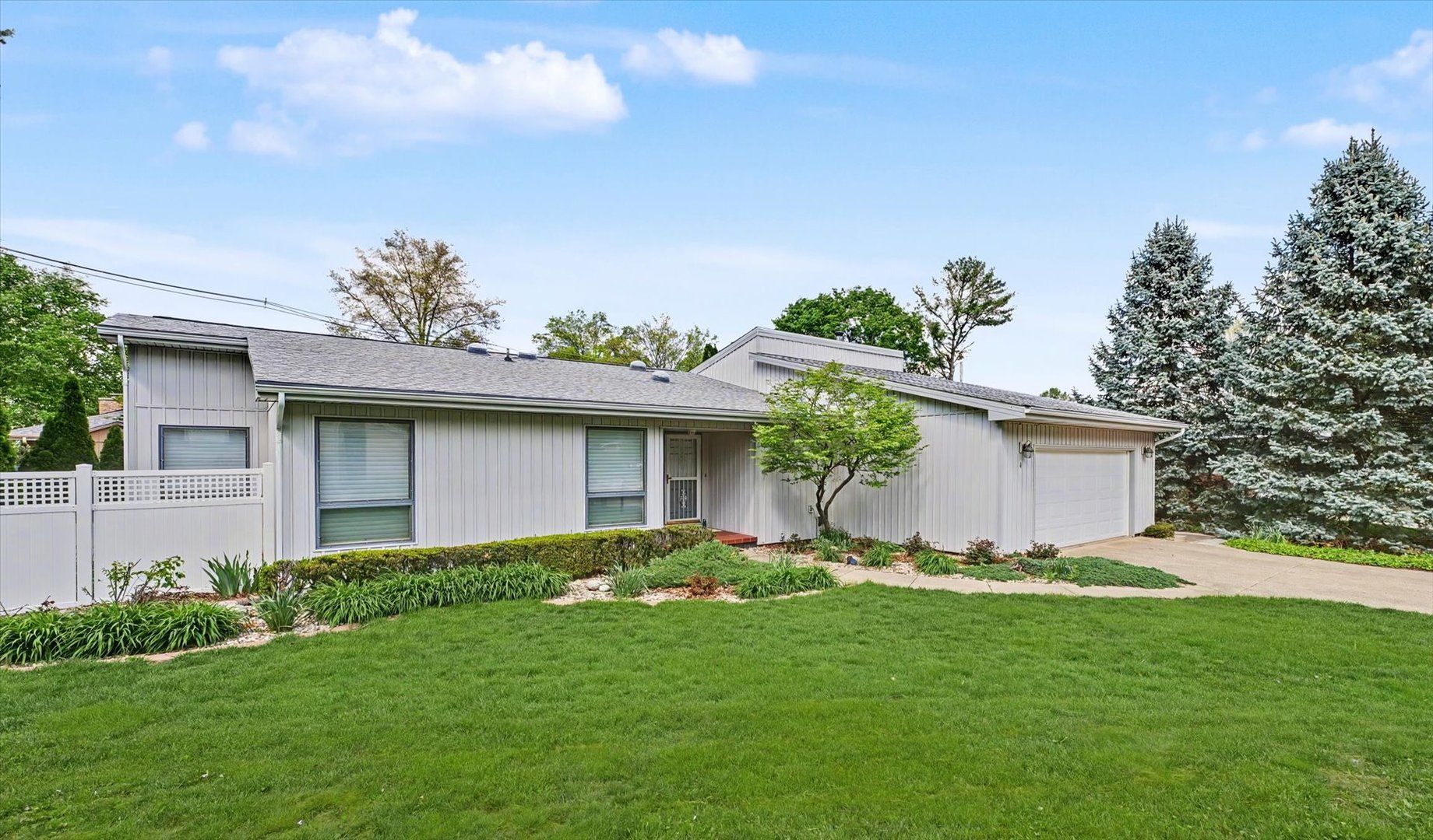 4 Greenfield Court — Savoy, IL 61874