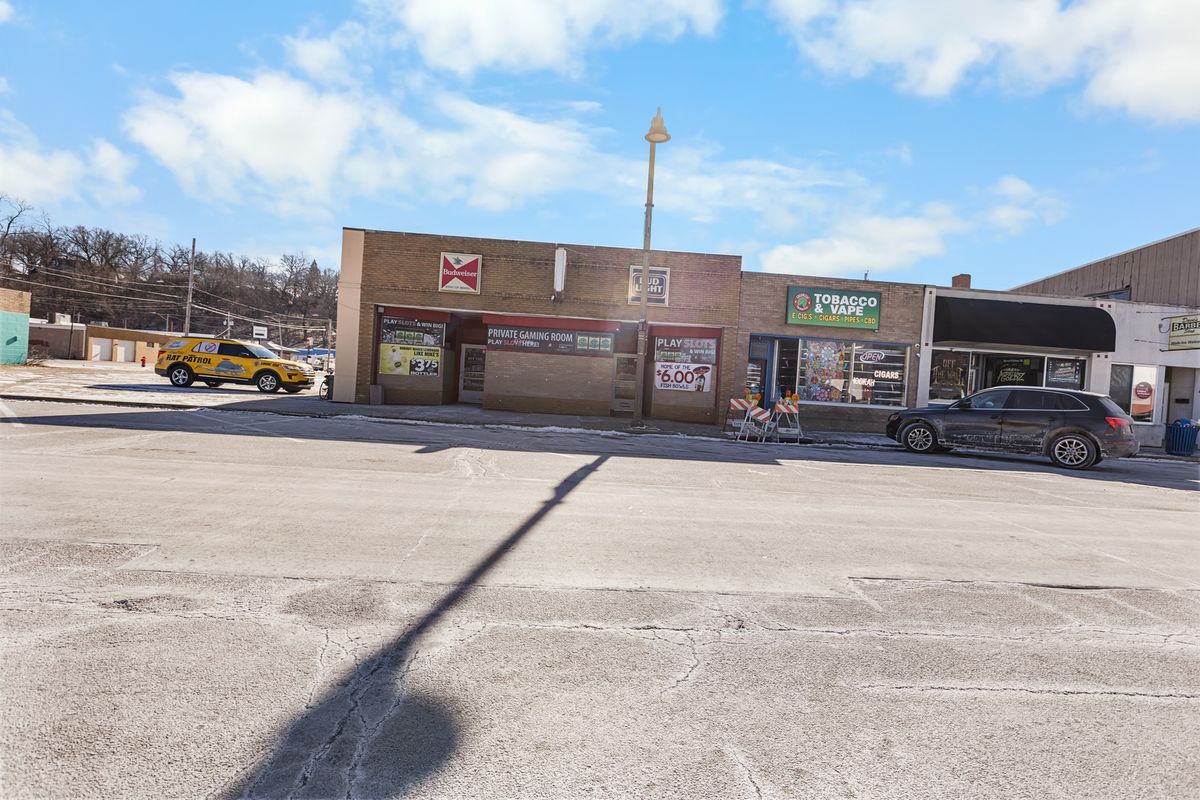 936 15th Avenue, East Moline, IL 61244