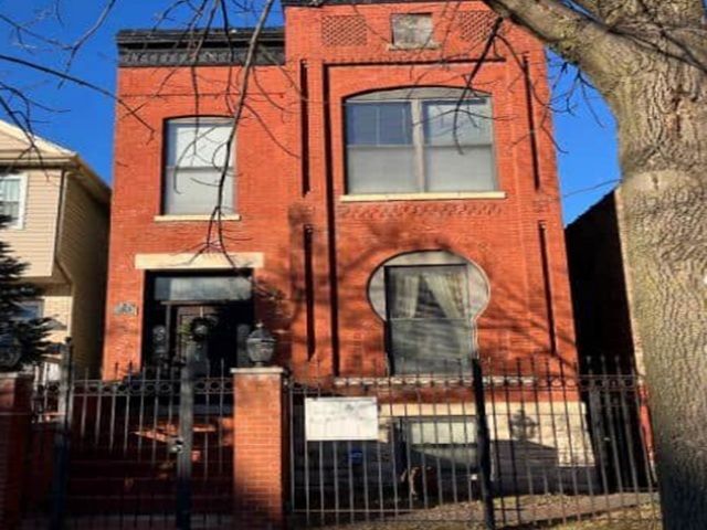 2816 Washington Boulevard — Chicago, IL 60612