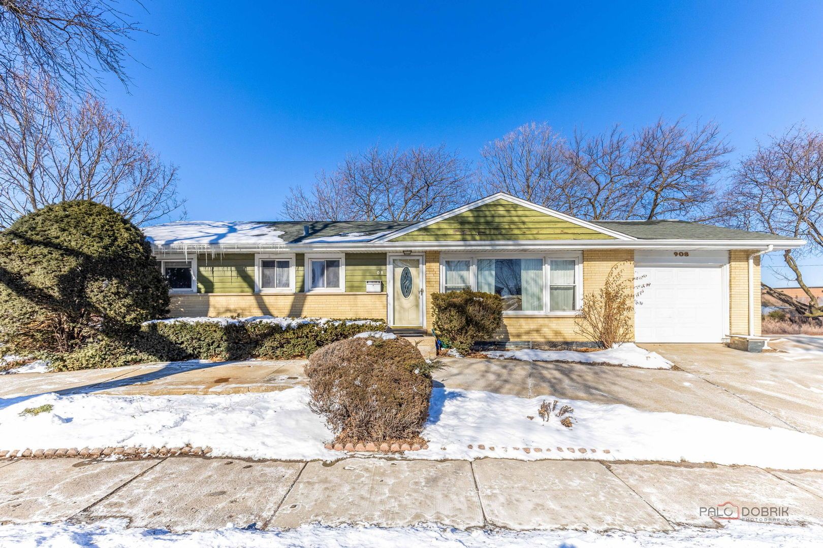 908 E Central Road — Mount Prospect, IL 60056