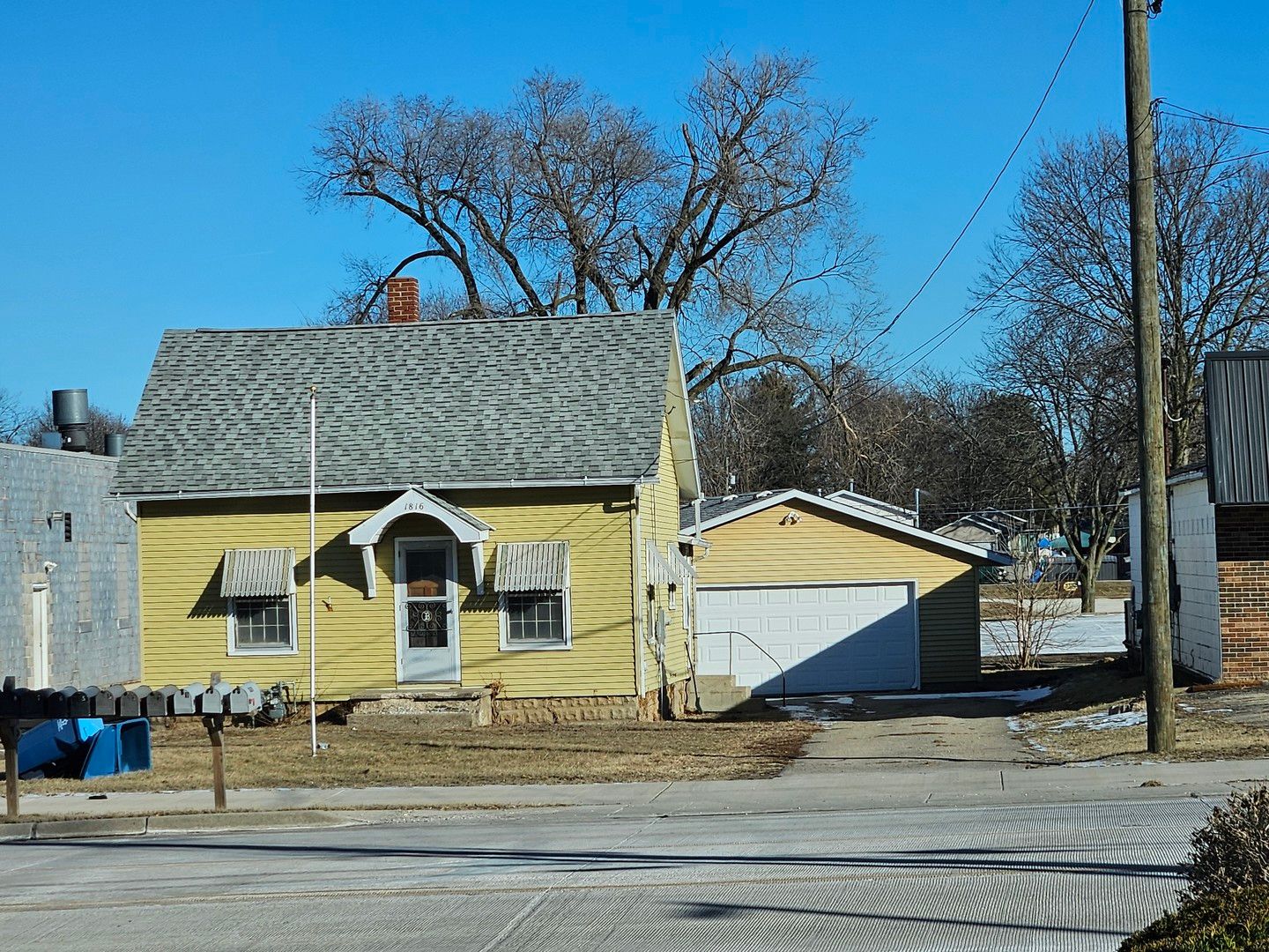1816 Locust Street — Sterling, IL 61081