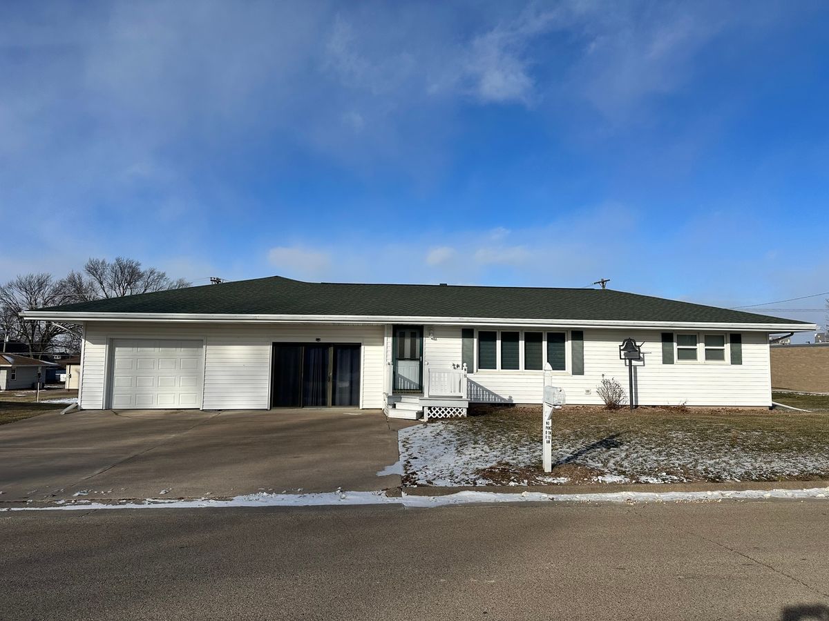 402 South Street, Preston, IA 52069