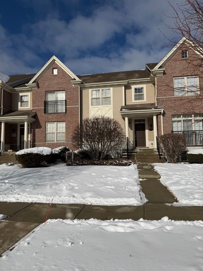 2573 Waterbury Lane, Buffalo Grove, IL 60089