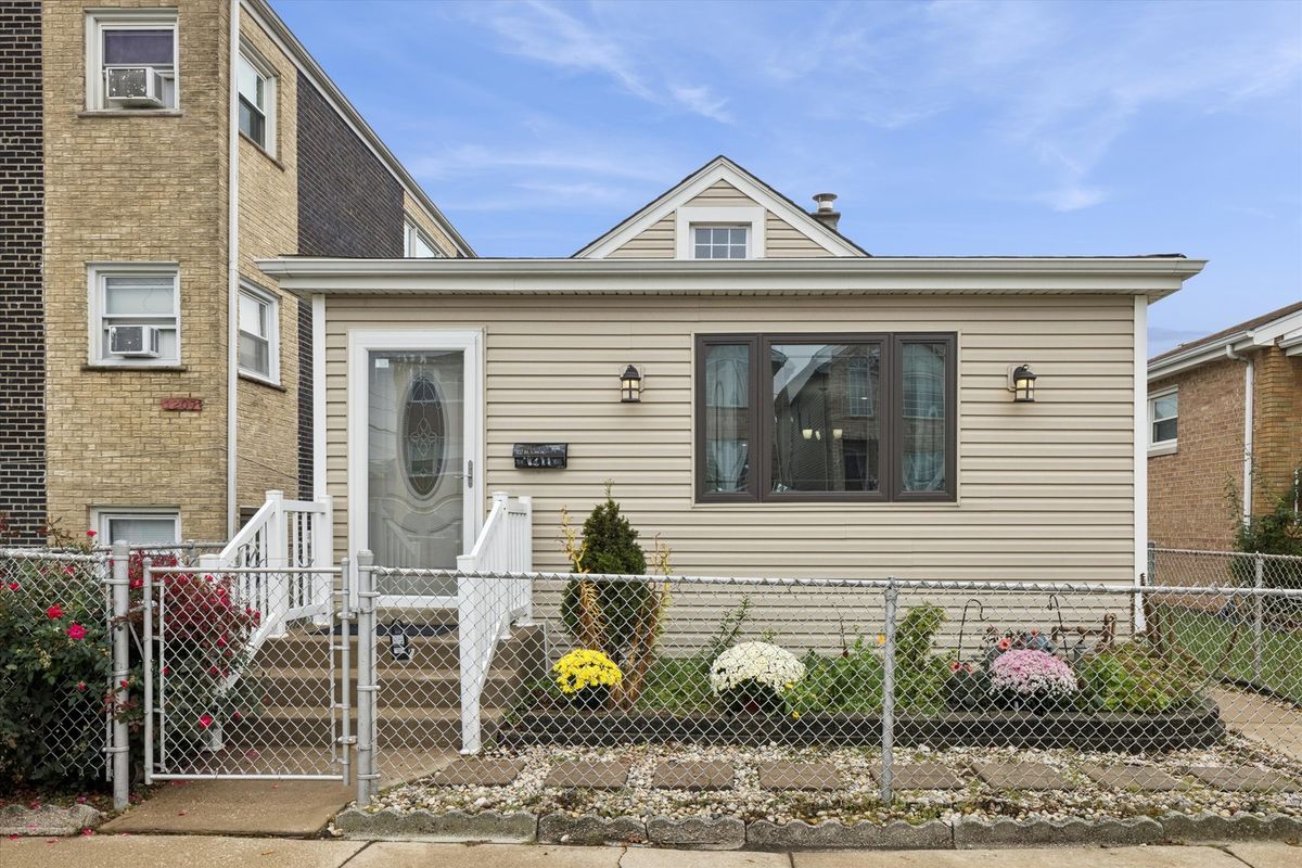 7211 58th Place, Summit, IL 60501