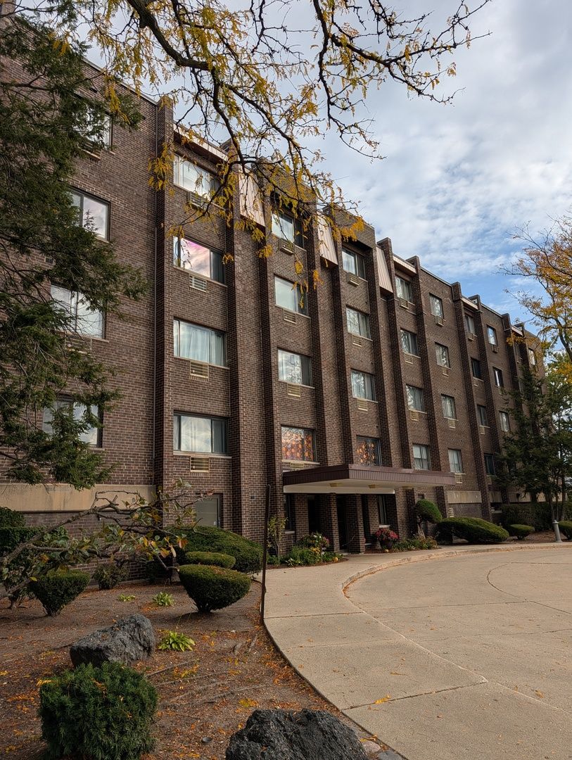 8444 W Wilson Avenue #407 — Chicago, IL 60656