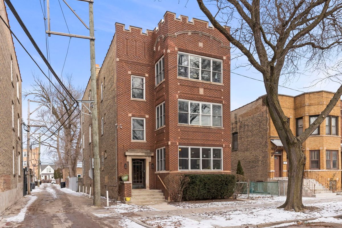 2544 Gunnison Street, Chicago, IL 60625