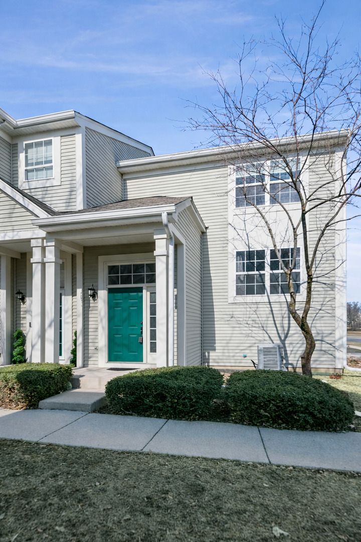 34314 Barberry Road — Round Lake Beach, IL 60073