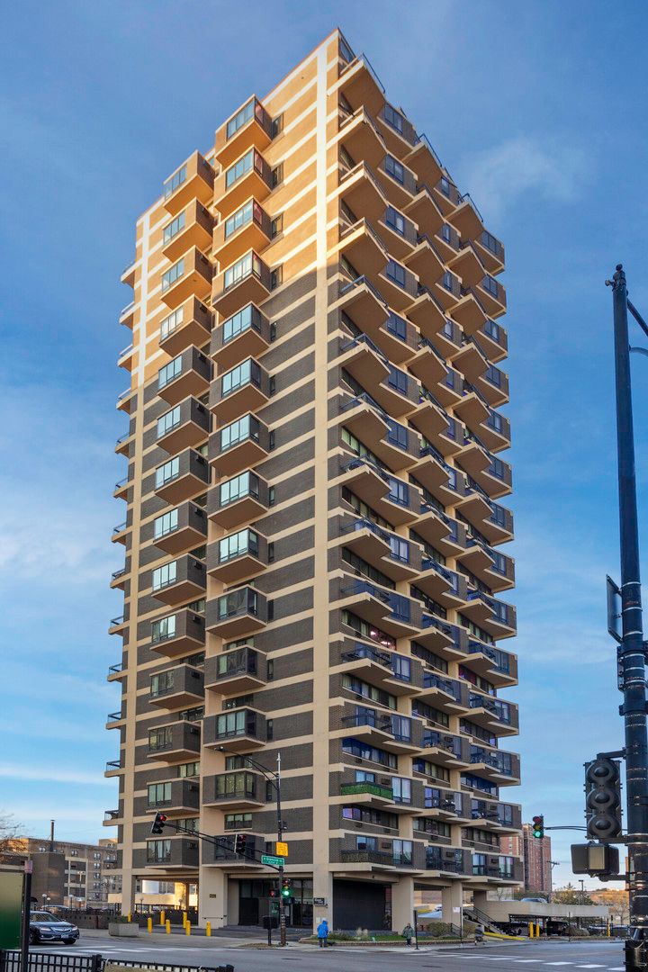 6166 N Sheridan Road #28J — Chicago, IL 60660