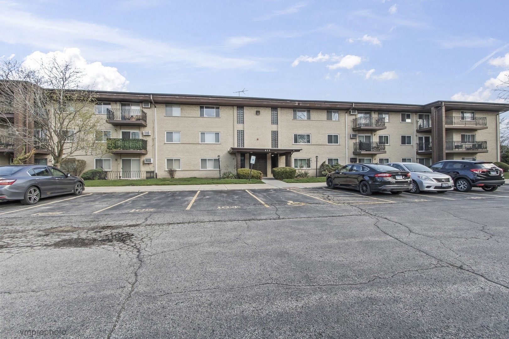 435 S Cleveland Avenue #307 — Arlington Heights, IL 60005