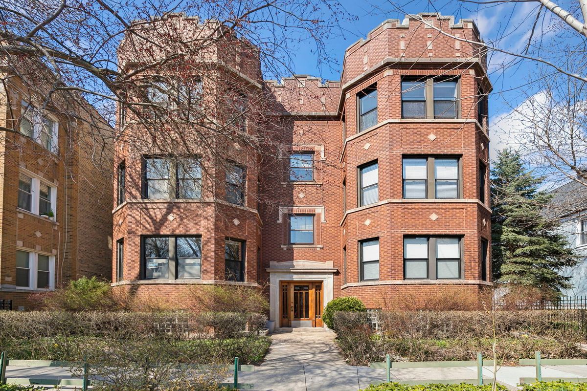2530 Winnemac Avenue, Chicago, IL 60625