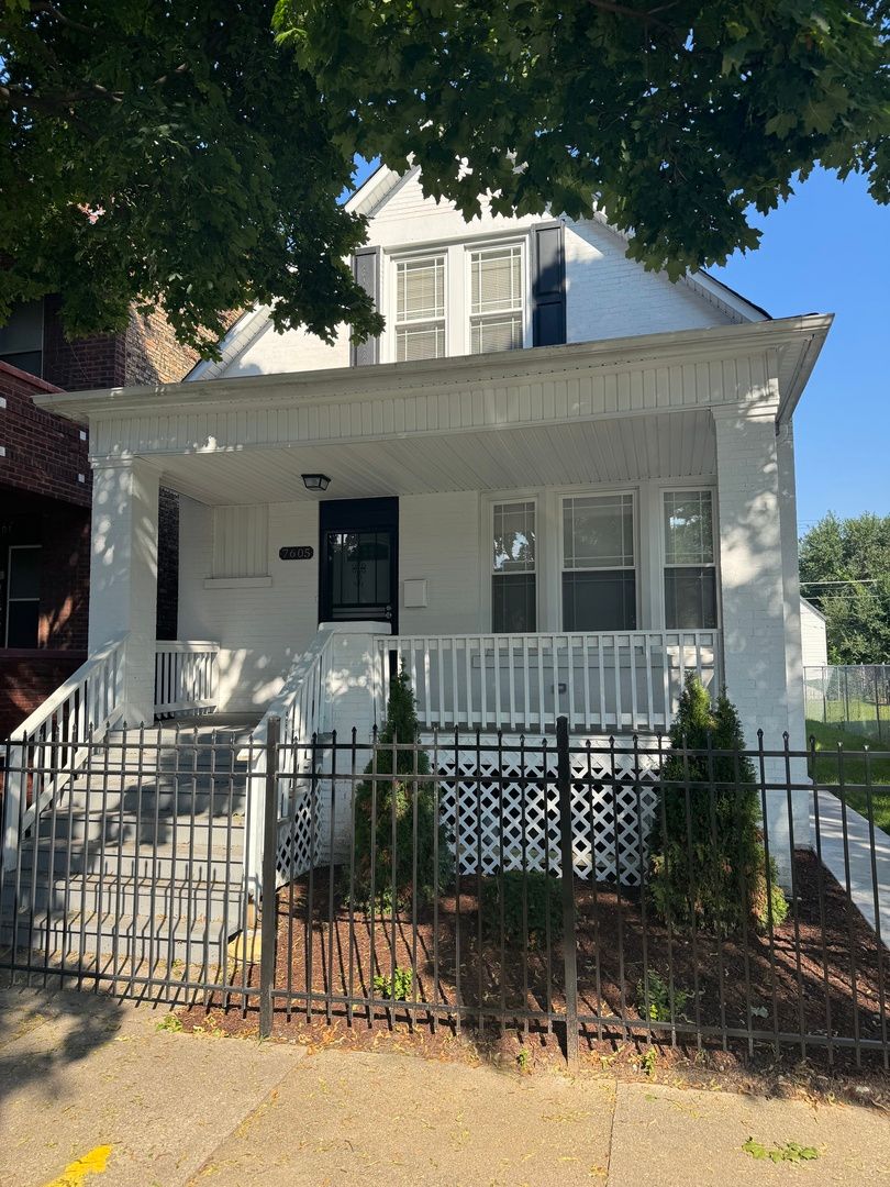 7605 Champlain Avenue, Chicago, IL 60619