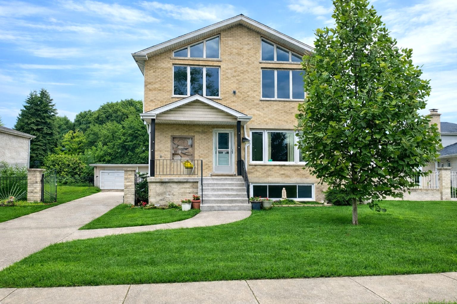 7332 Beloit Avenue — Bridgeview, IL 60455