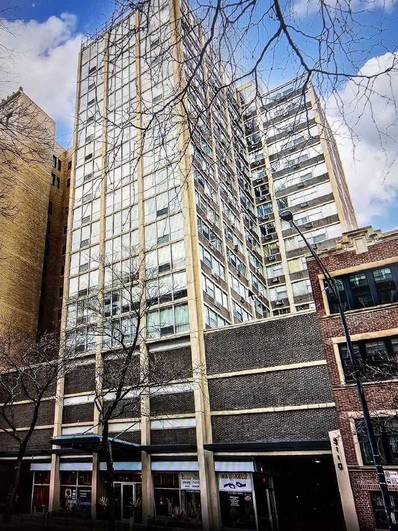 3110 N Sheridan Road — Chicago, IL 60657