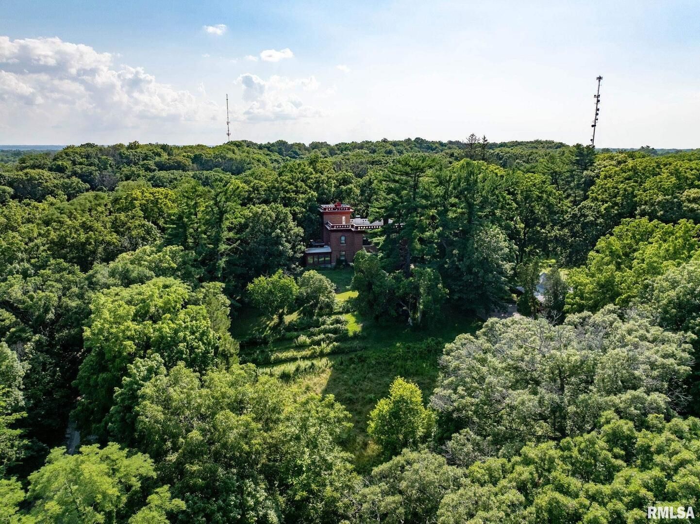 5418 CHAPEL HILL Road — Davenport, IA 52802