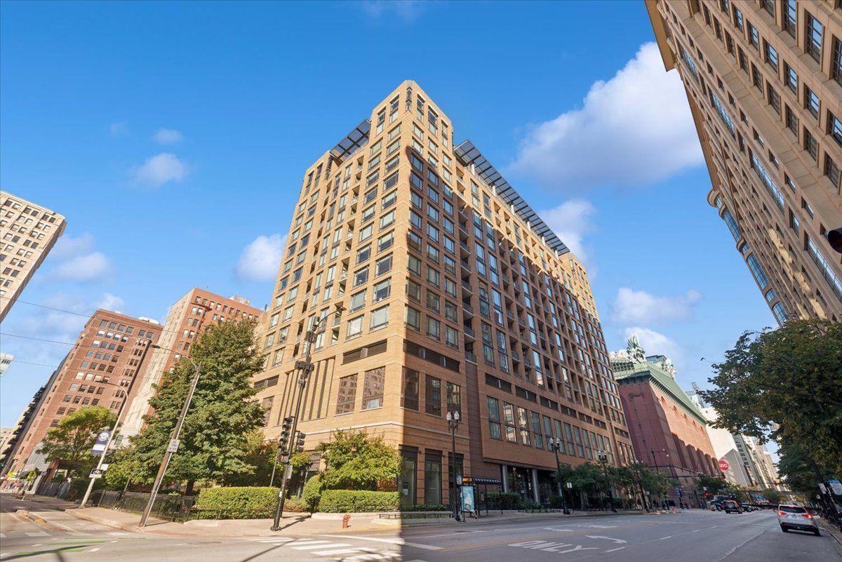 520 S State Street #807 — Chicago, IL 60605