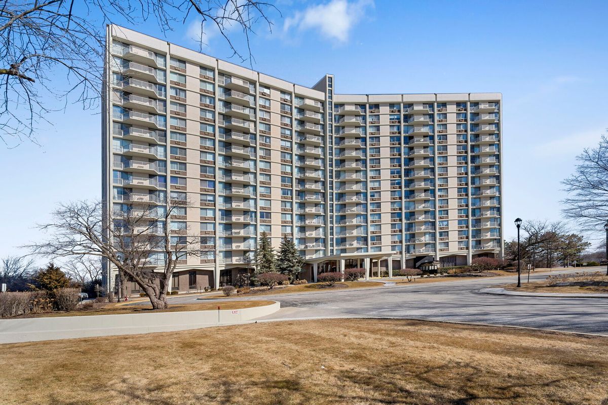 40 Tower Road, Oak Brook, IL 60523