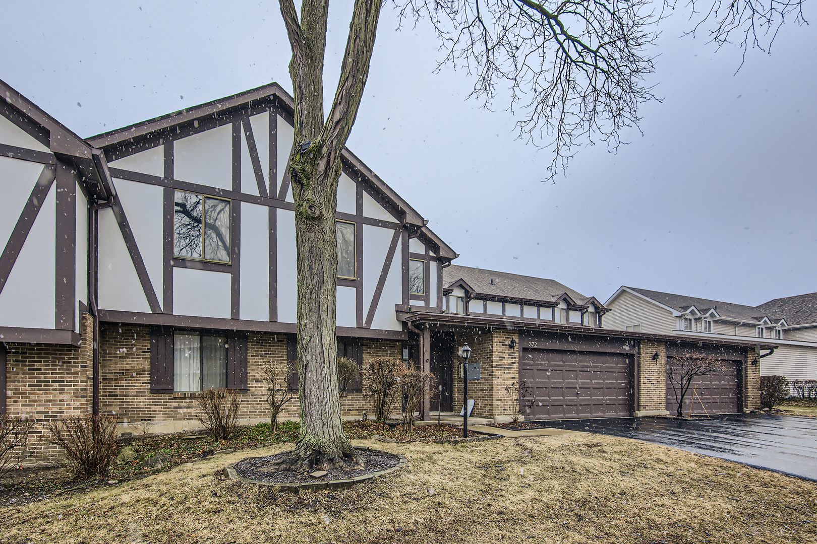 372 Springlake Lane — Aurora, IL 60504