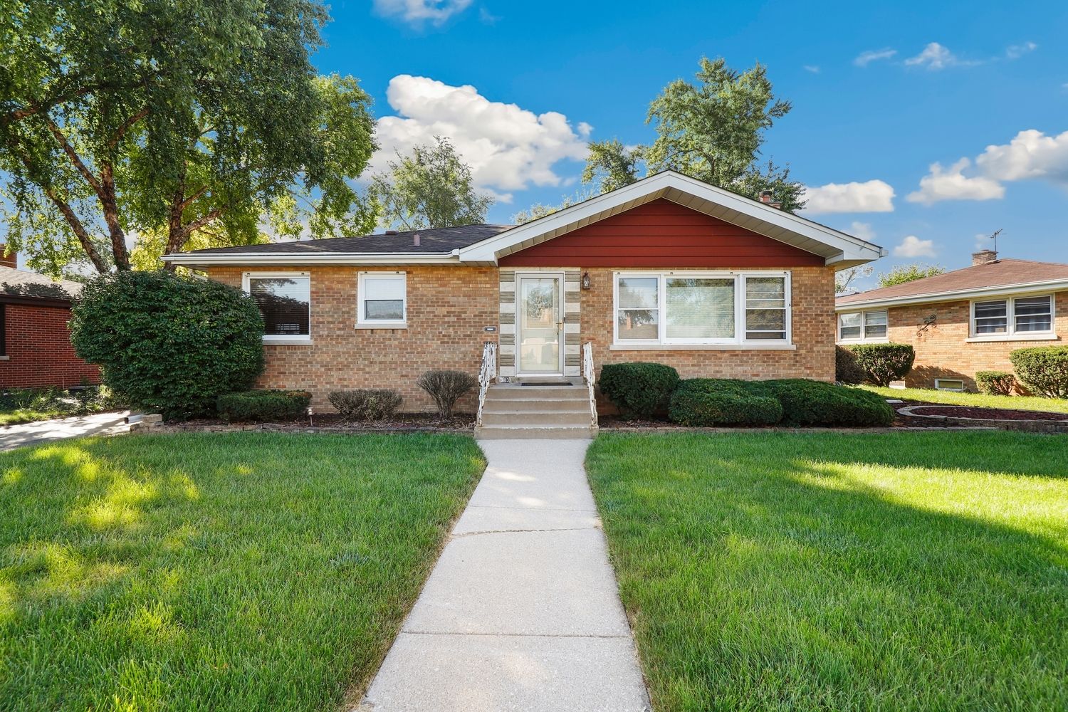 913 162nd Place — South Holland, IL 60473