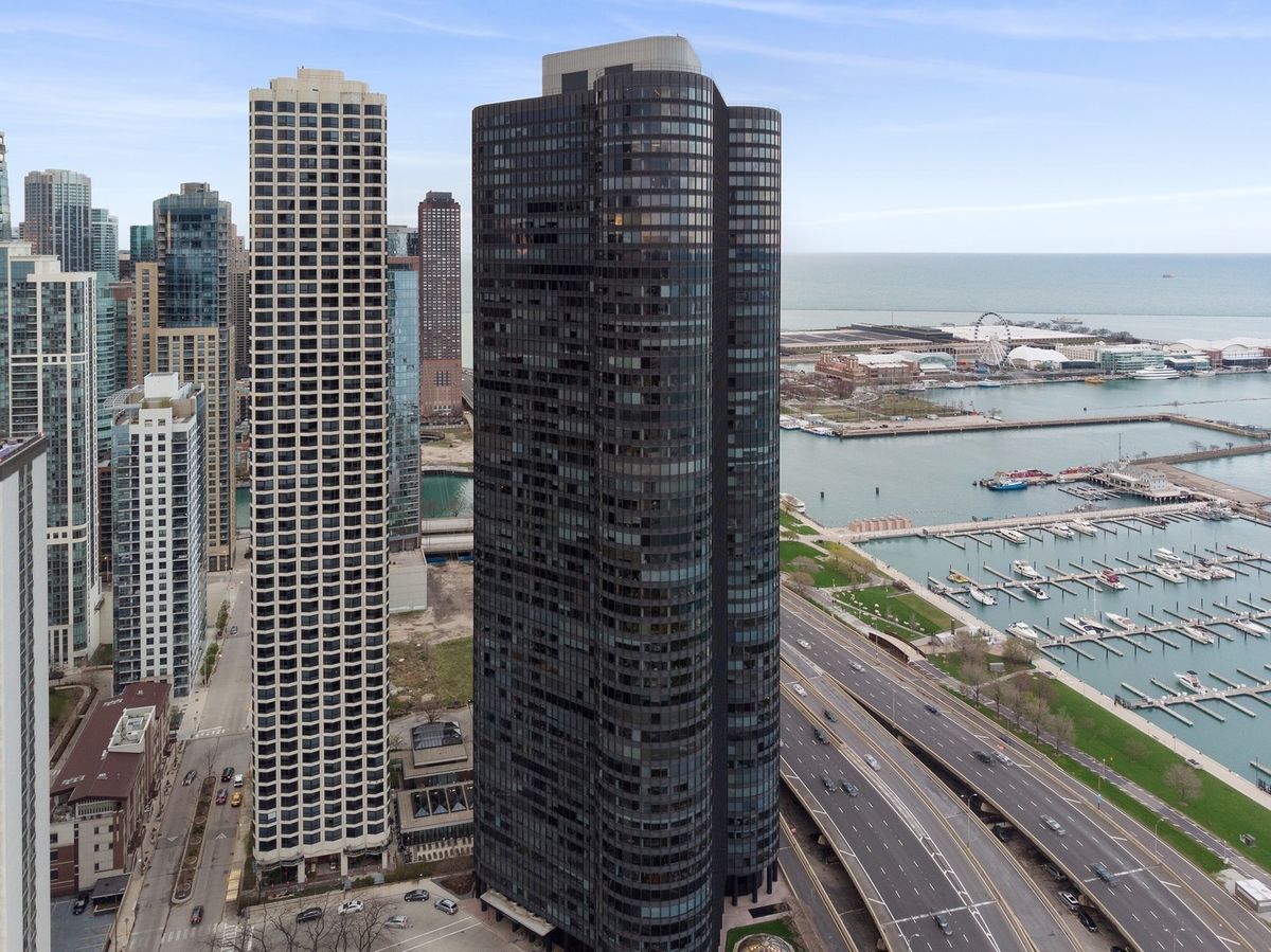 155 Harbor Drive, Chicago, IL 60601