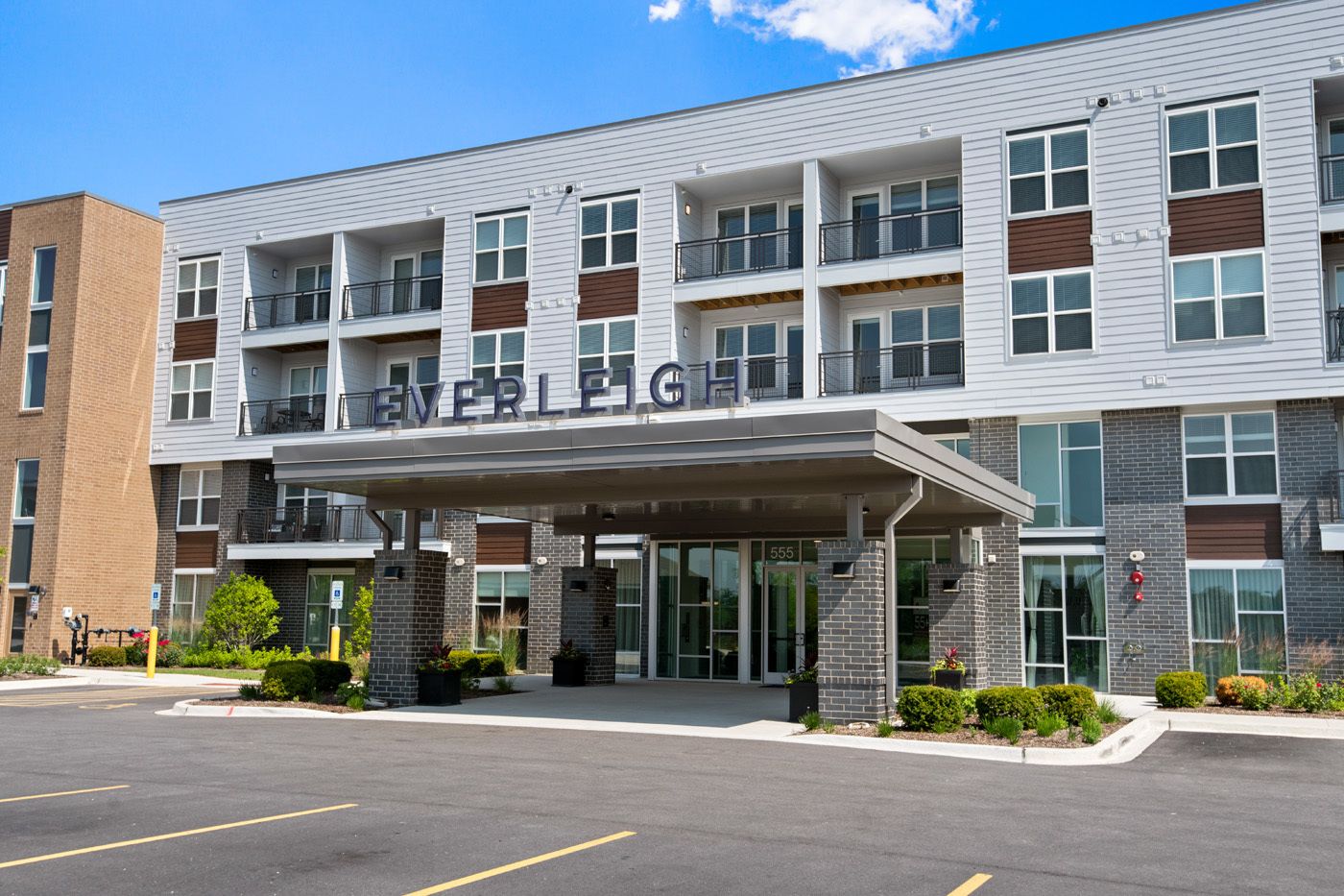 555 Lakeview Parkway — Vernon Hills, IL 60061