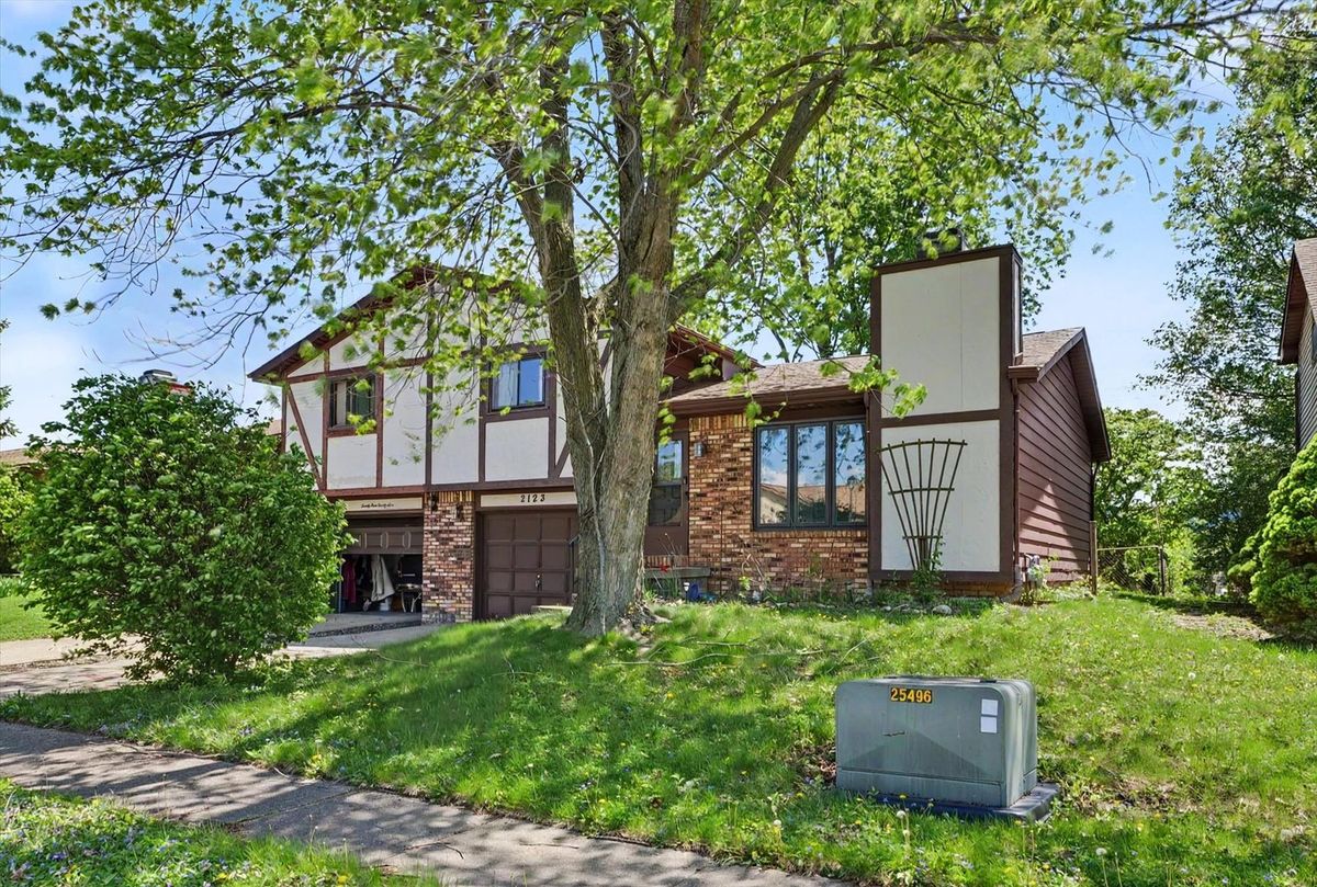 2123 Mill Stone Road, Decatur, IL 62526