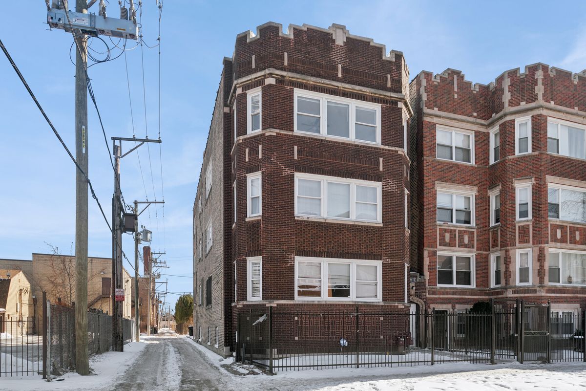 7515 Essex Avenue, Chicago, IL 60649