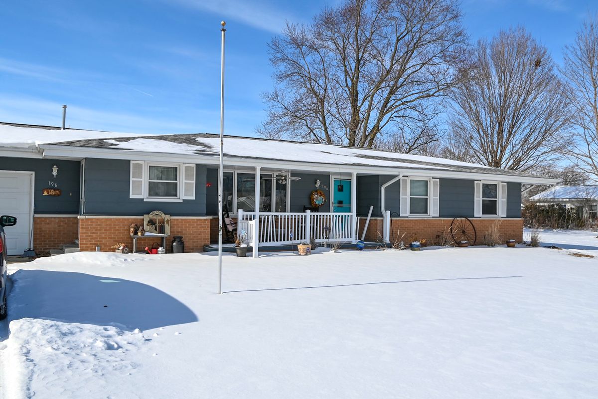 196 Henning Road, Danville, IL 61832