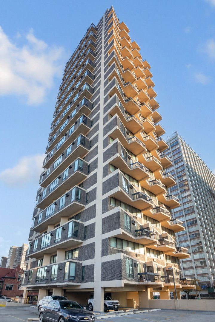 6166 N Sheridan Road #6K — Chicago, IL 60660
