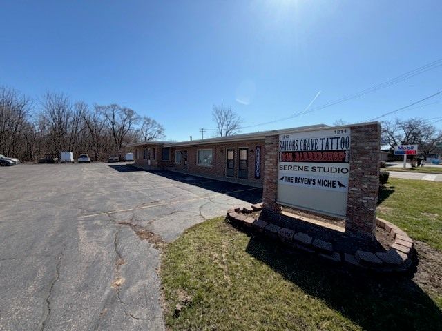 1212 N Seminary Avenue — Woodstock, IL 60098