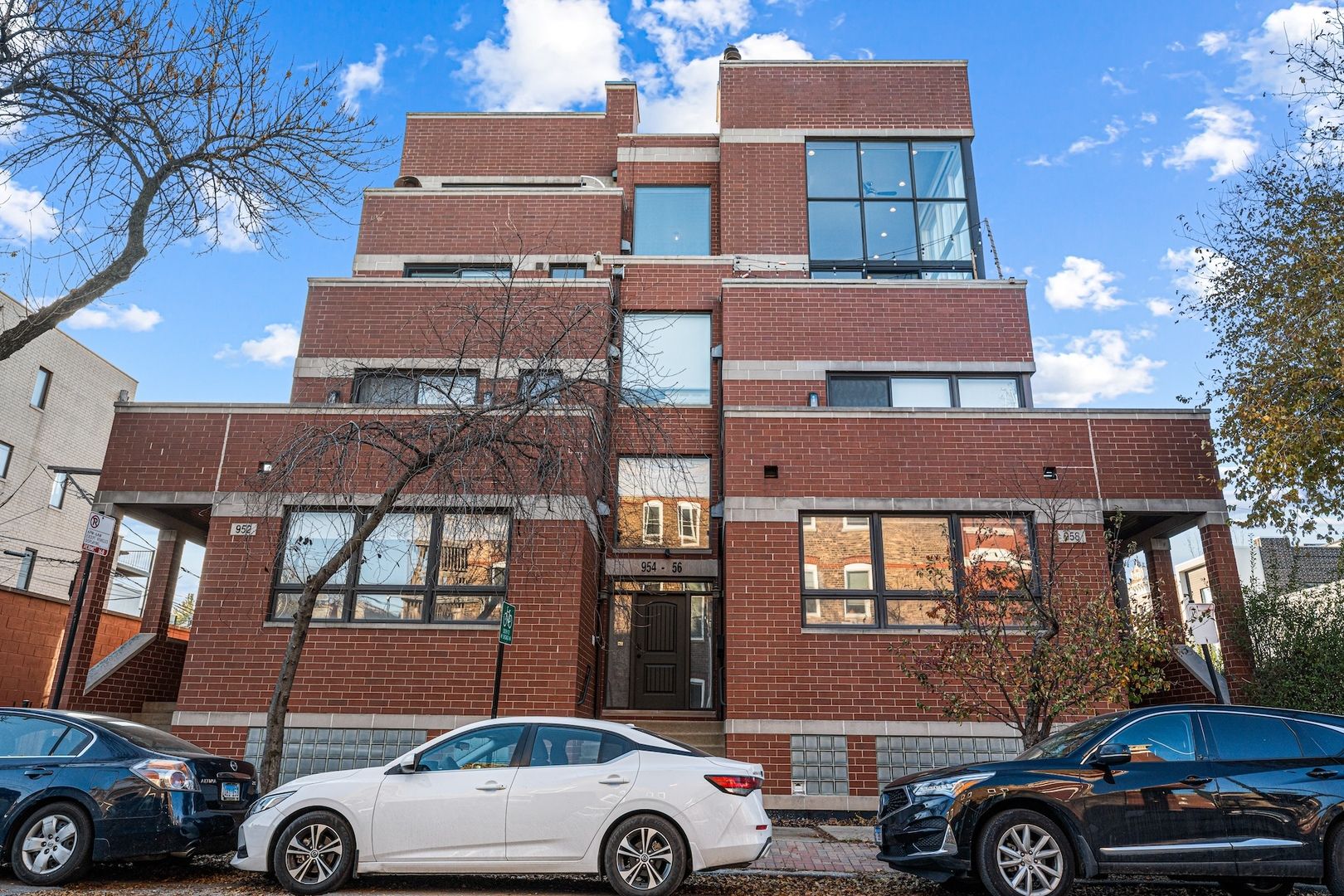 956 N Wood Street #PH — Chicago, IL 60622