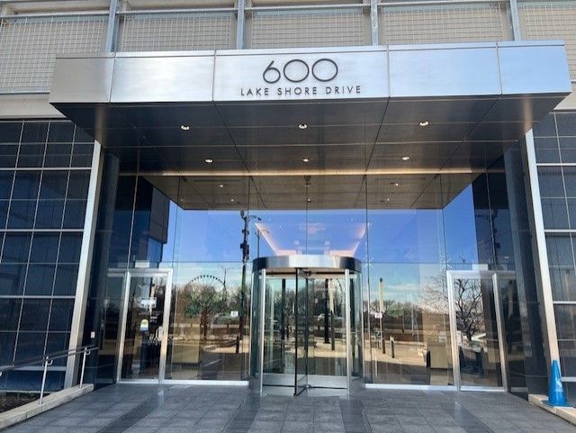 600 N Lake Shore Drive #914 — Chicago, IL 60611