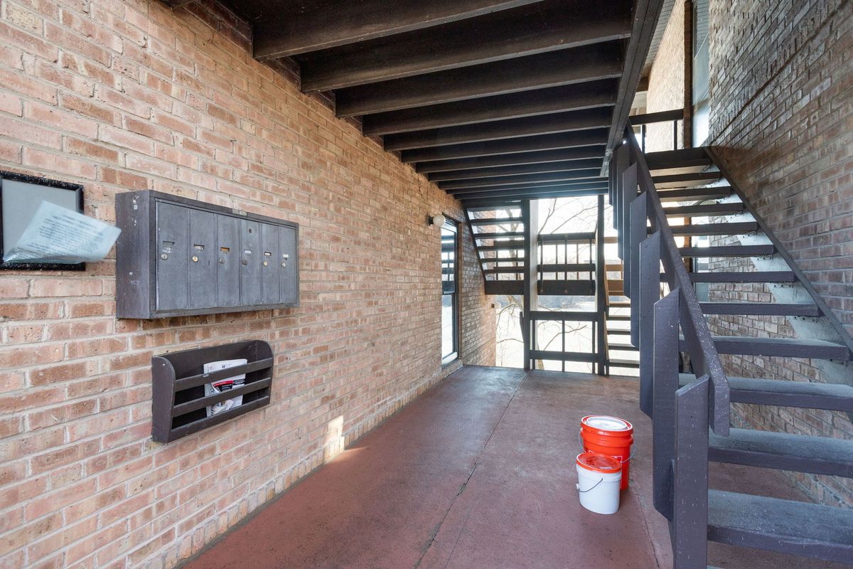 5509 Lake Drive, Lisle, IL 60532