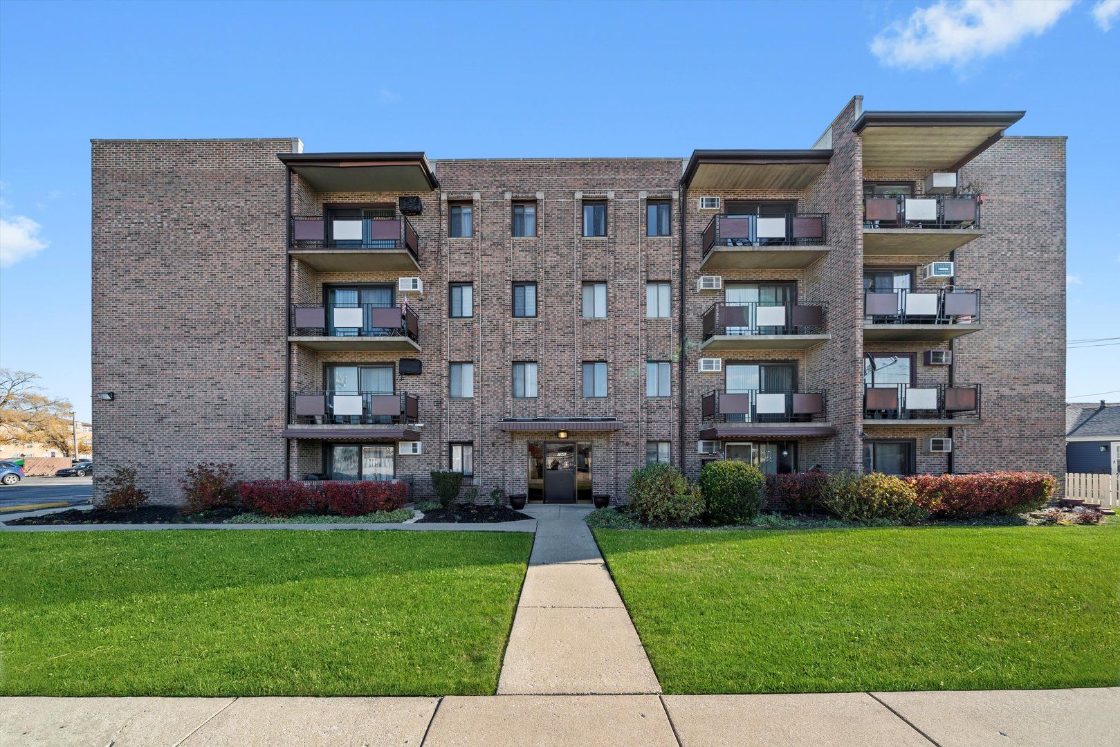 7945 S Oketo Avenue #404 — Bridgeview, IL 60455