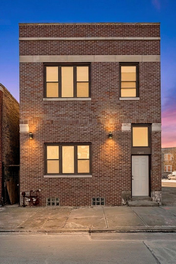 1215 W 59th Street — Chicago, IL 60636