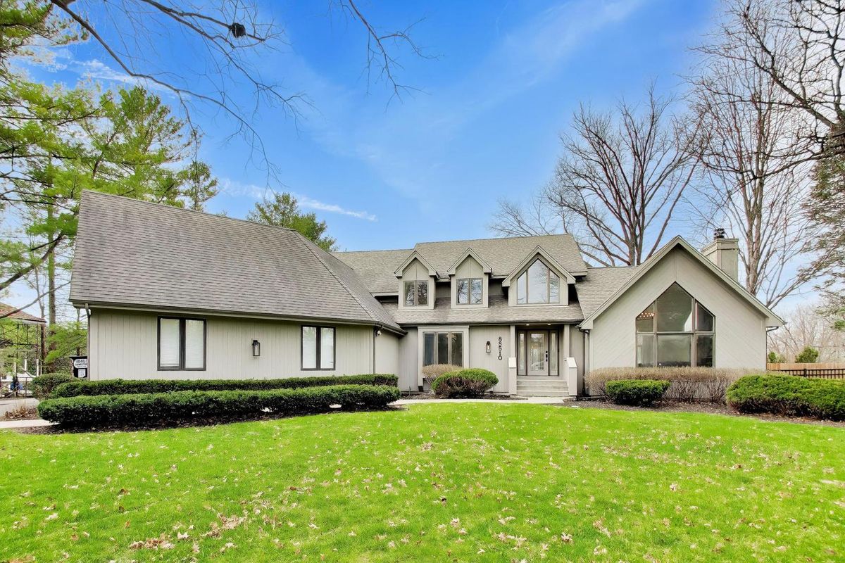 8S510 Oxford Lane, Naperville, IL 60565