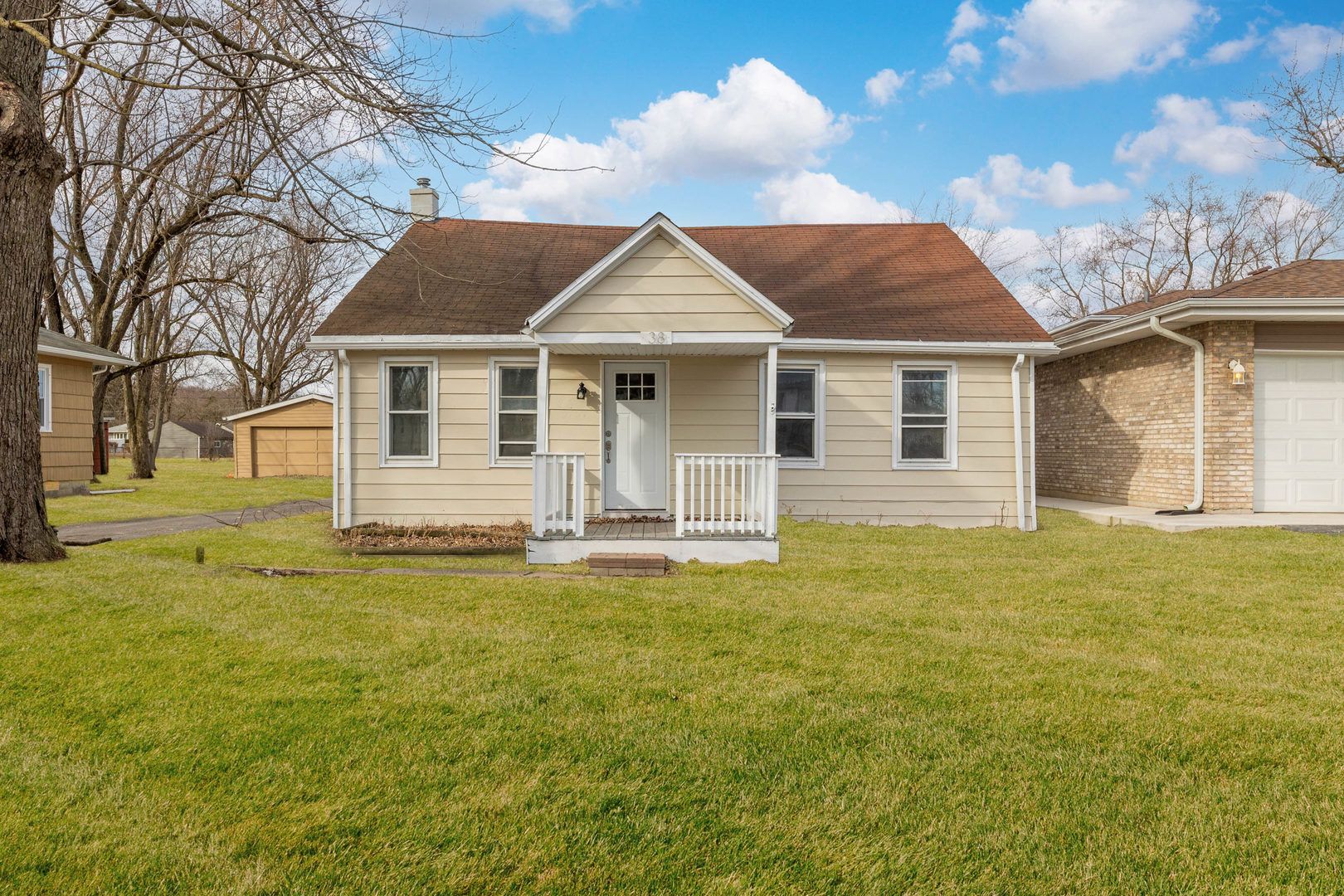 38 N Rebecca Street — Glenwood, IL 60425