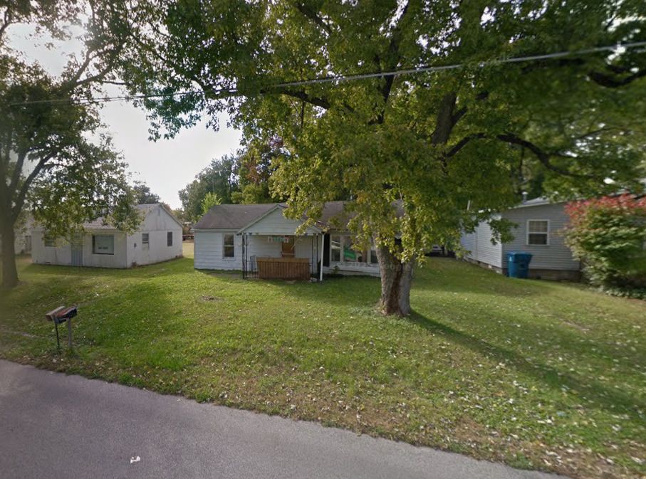 713 Burrell Street, Carmi, IL 62821