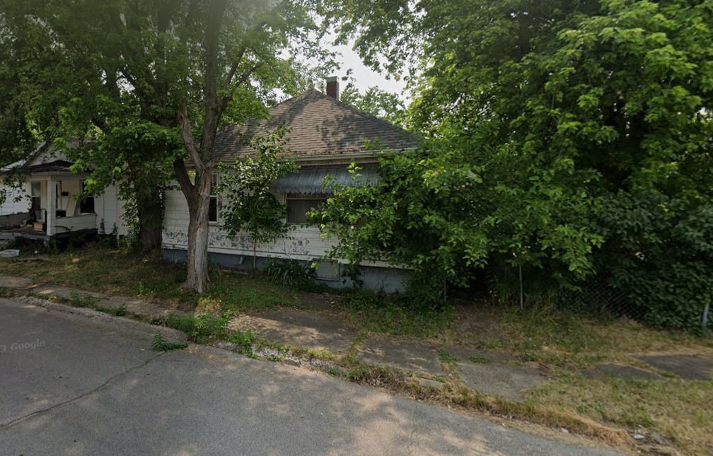 666 N Avenue B, Canton, IL 61520