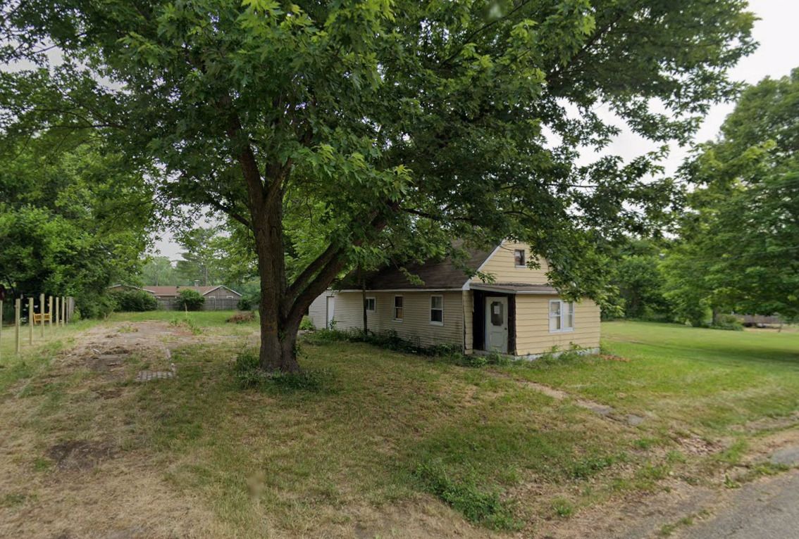 153 E Main Street, Canton, IL 61520