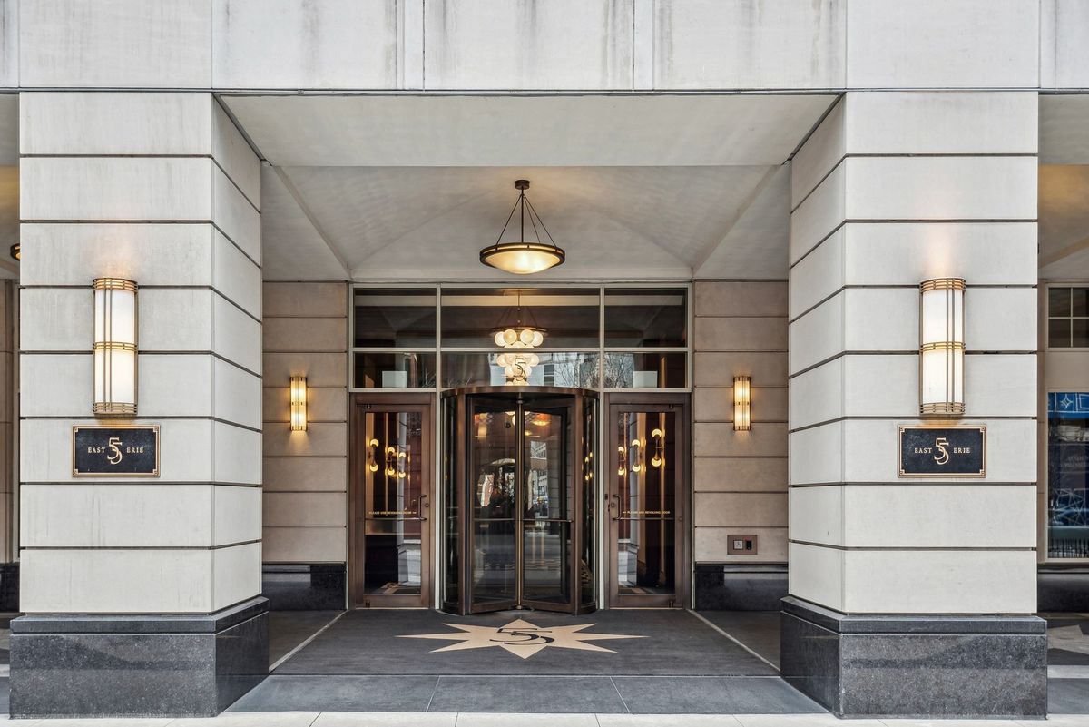 55 Erie Street, Chicago, IL 60611