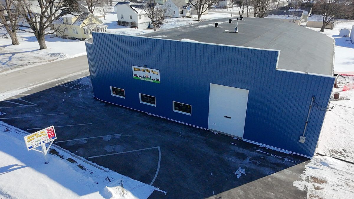 502 S Schuyler Street, Lena, IL 61048